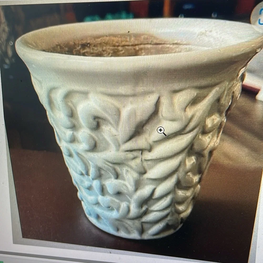 Elegant Cream Ceramic Flower Pot